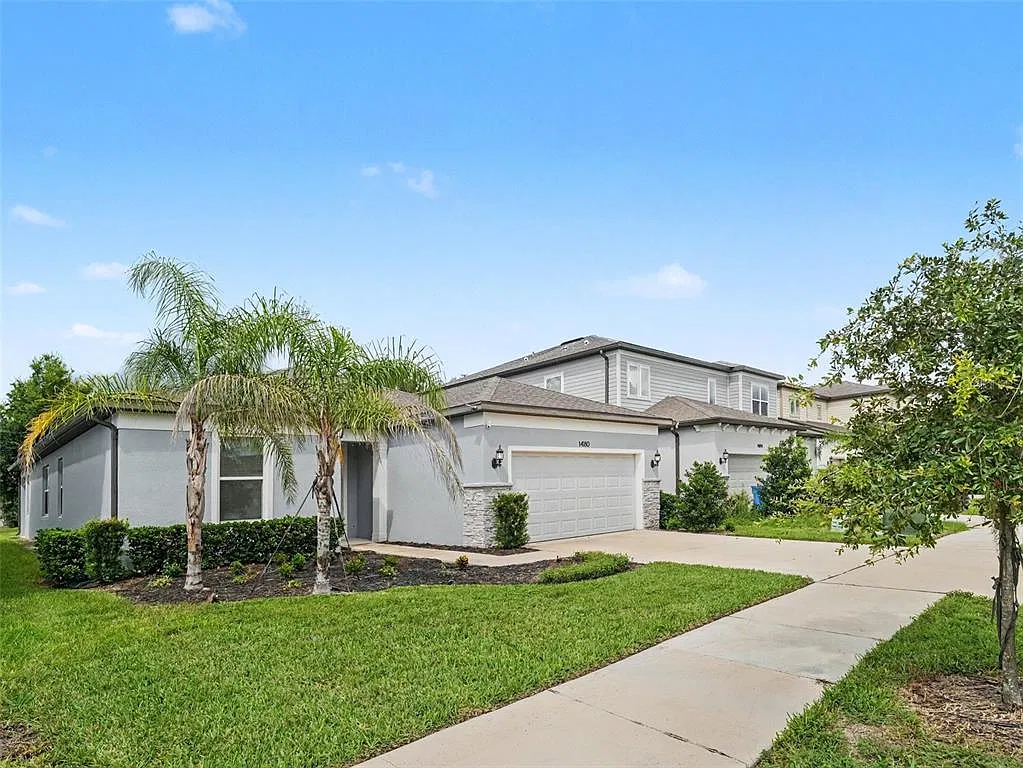 4 bed, 3.0 bath, 2264 sqft, $2,800 — Photo 3