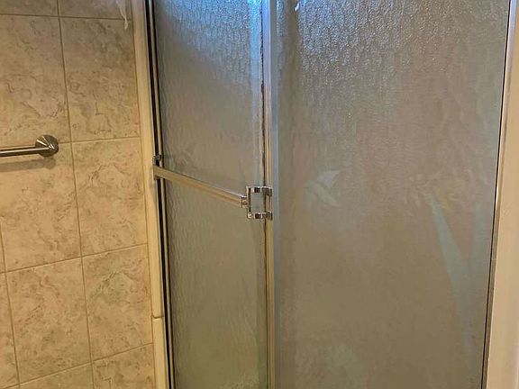 3rd image of 31-22 44th St #1R