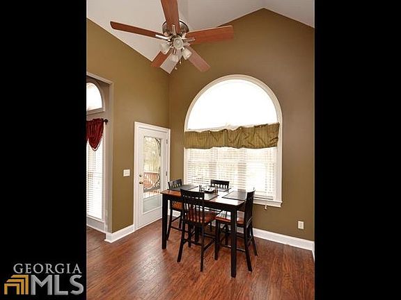 3rd image of 27 Lake Forest Dr