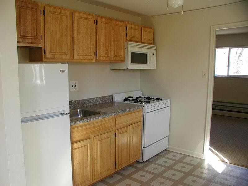 2nd image of 1800 Benton Ave #0