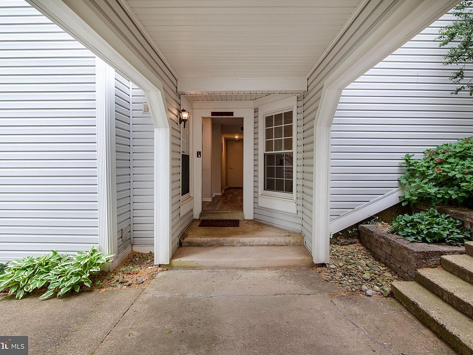 1st image of 2915 S Woodstock St #5