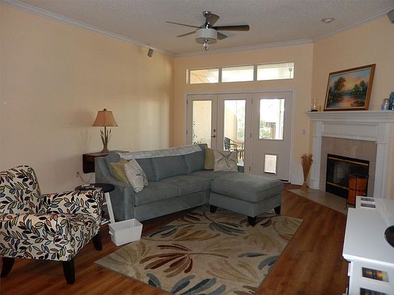 4th image of 73 Fox Valley Dr