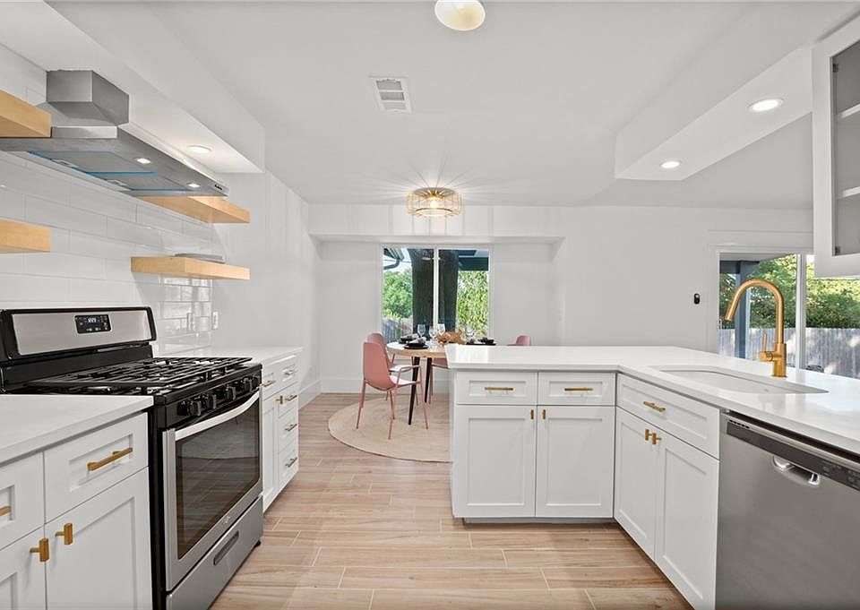 1st image of 11904 Oakbrook Dr