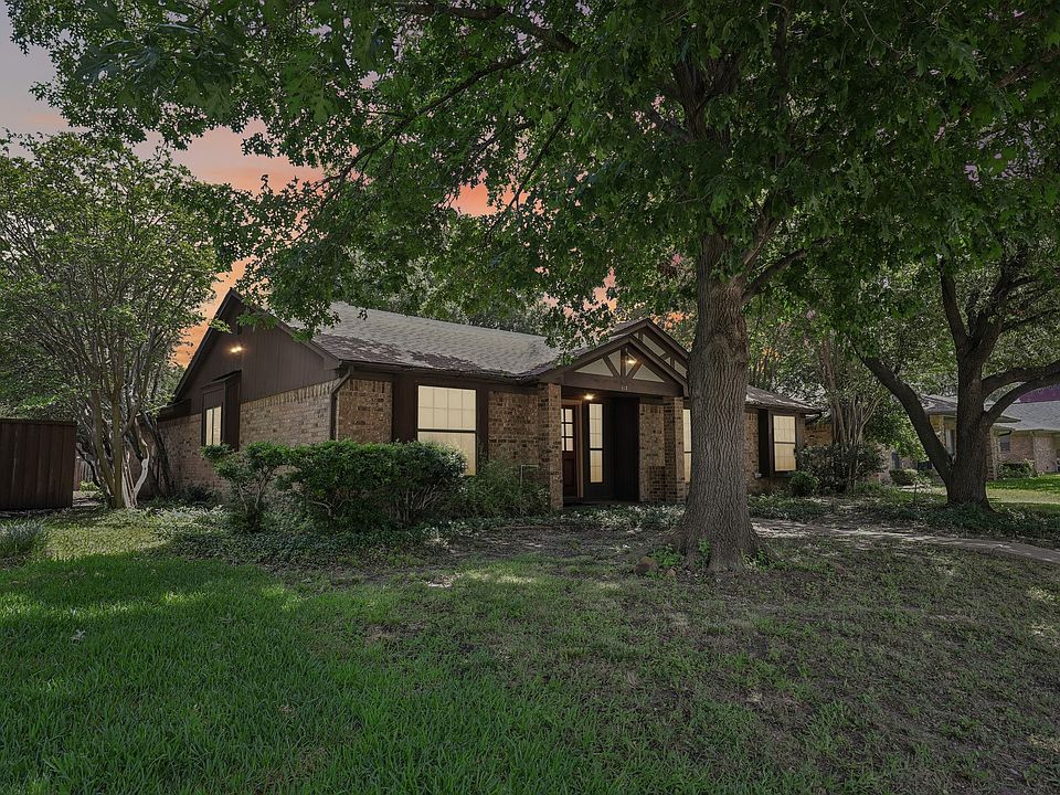 1st image of 113 E Bancroft Dr
