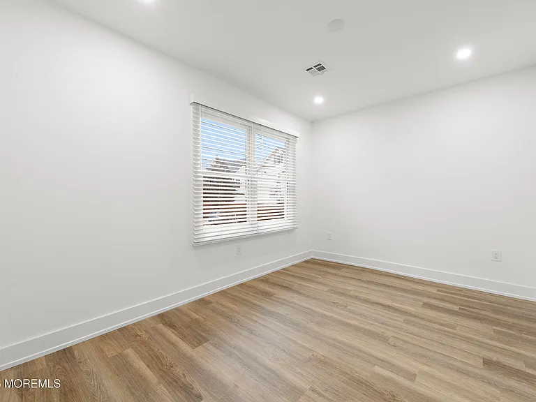 427 Hoyt St — Photo 23