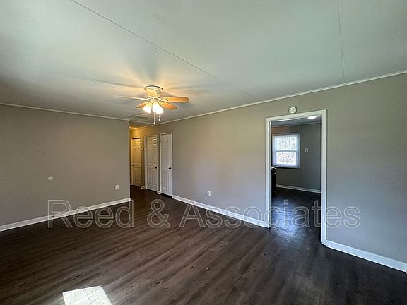 4th image of 6874 Commander Rd