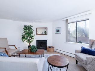 825 W Main St APT 23, Hyannis, MA 02601