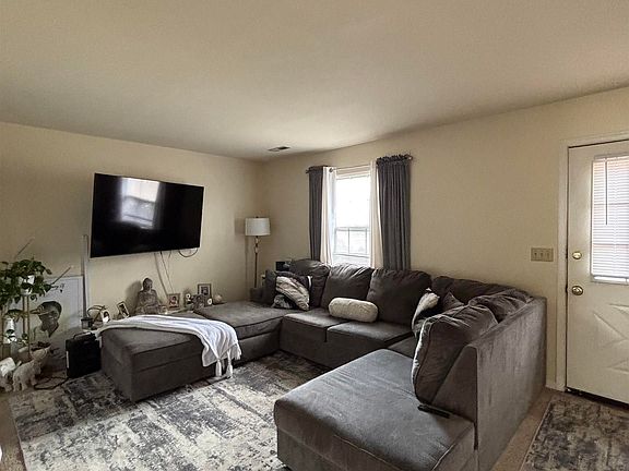 4th image of 1602 Townwood Ct