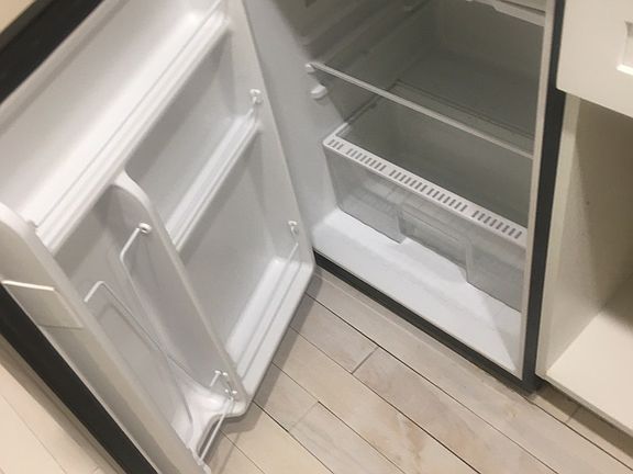 4th image of 9 W 32nd St #3A