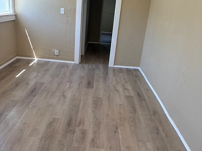 318 S Broadway St — Photo 21