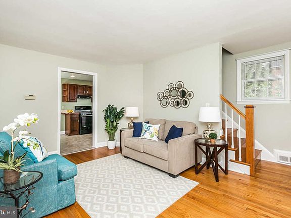 4th image of 502 Forest Ln