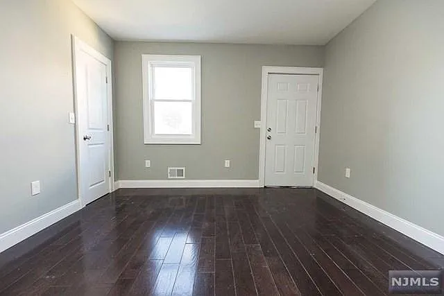 2 bed, 2.5 bath, 1200 sqft, $3,000 — Photo 4