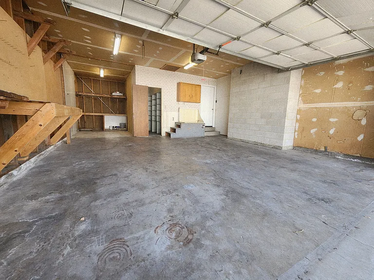 3560 S 2200 W — Photo 26