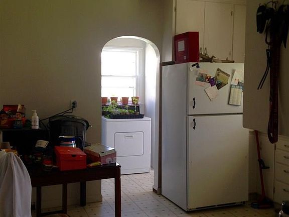 3rd image of 106 S M St