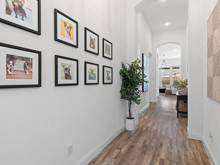 1020 Gentle Knoll Ln — Photo 2