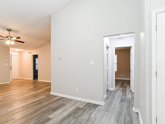 5th image of 3004 Great Falls Dr