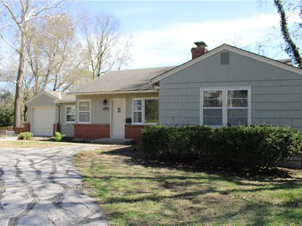 6225 Mission Rd, Fairway, KS 66205