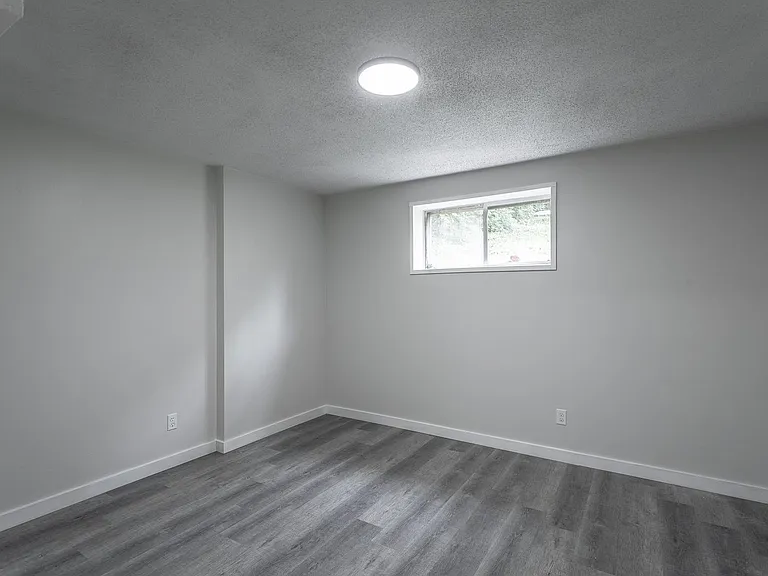 833 Sylvan Dr — Photo 21