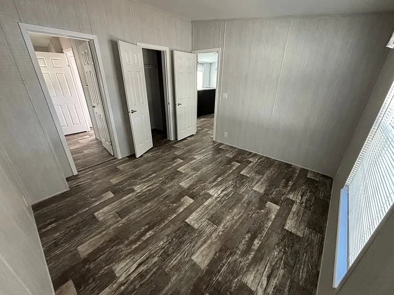 10120 NE 10th Ln — Photo 9
