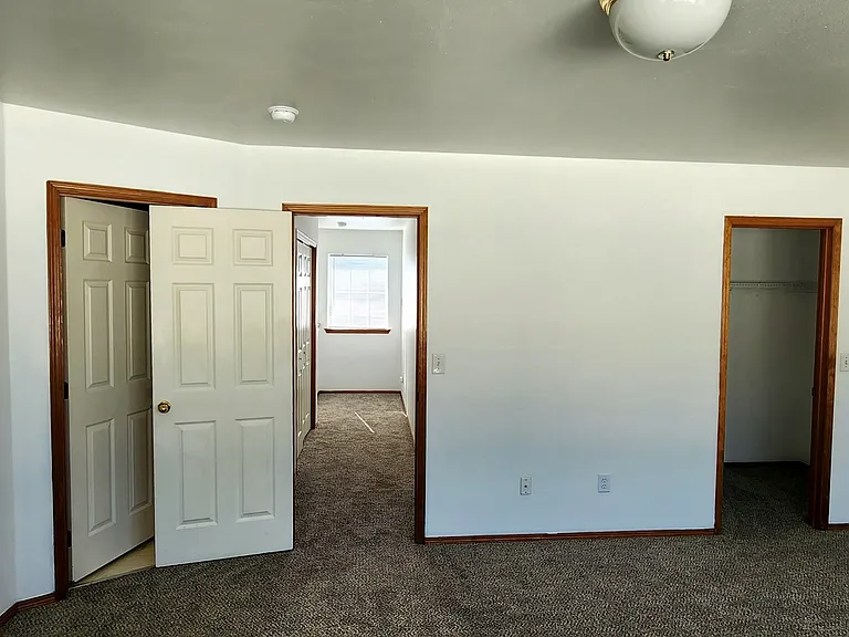 1326 S Skyline Dr — Photo 14