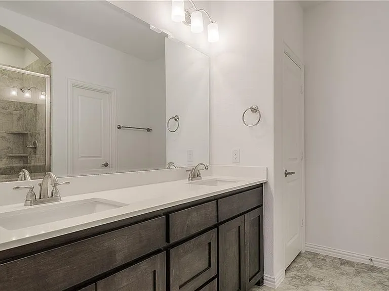 3708 Lantern Ln — Photo 13