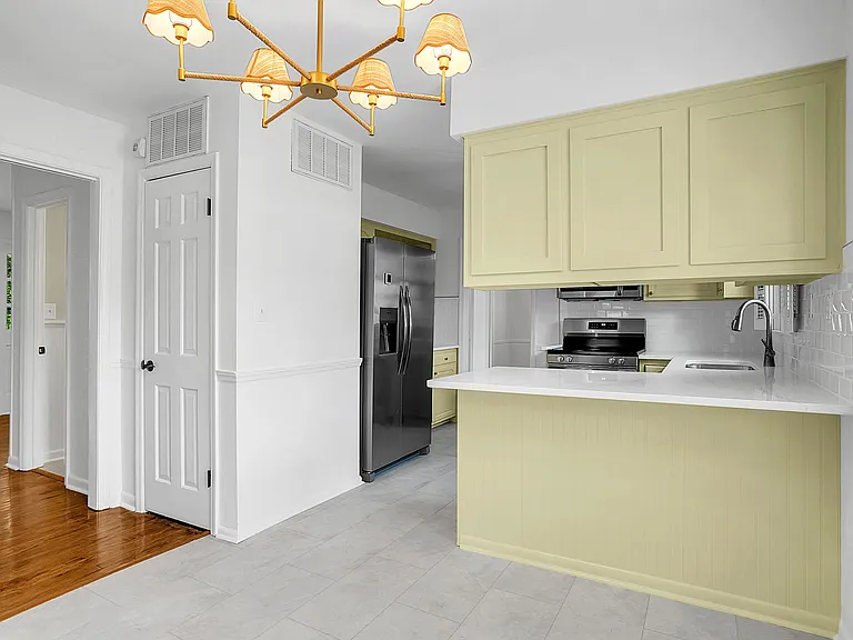 Small Eat in/Kitchen