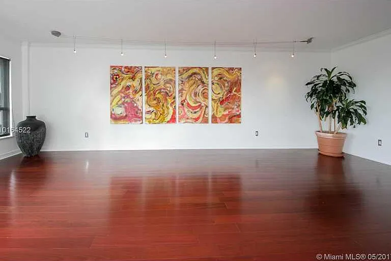 W Bay Harbor Dr — Photo 2