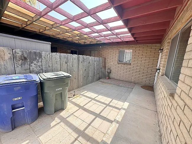 3 bed, 1244 sqft, $1,300 — Photo 2