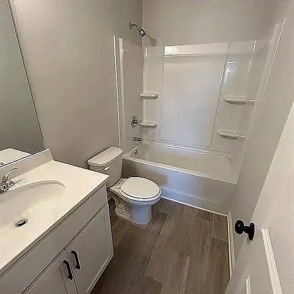 135 Laurel Trce — Photo 6