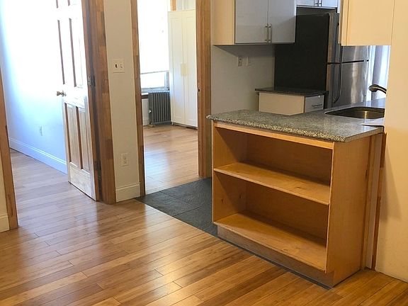 5th image of 4319 34th Ave #2R