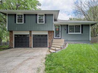 1404 S Lindenwood Dr, Olathe, KS 66062