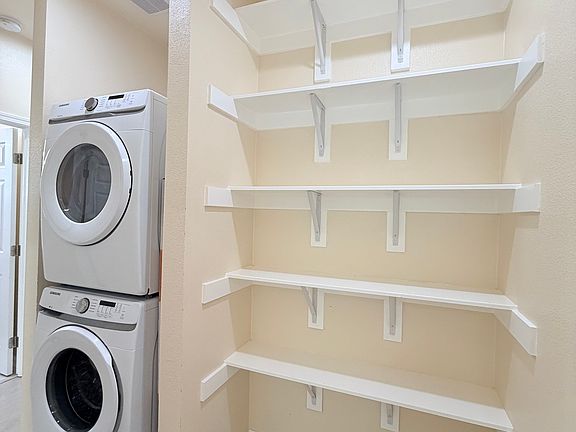 5th image of 744 Danica Pl