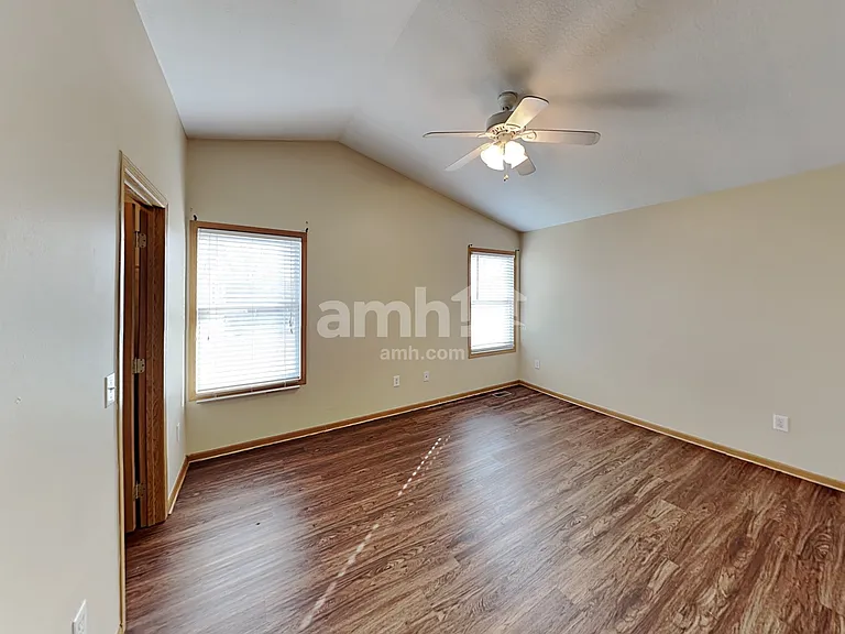 1032 Hidden Cove Way — Photo 11