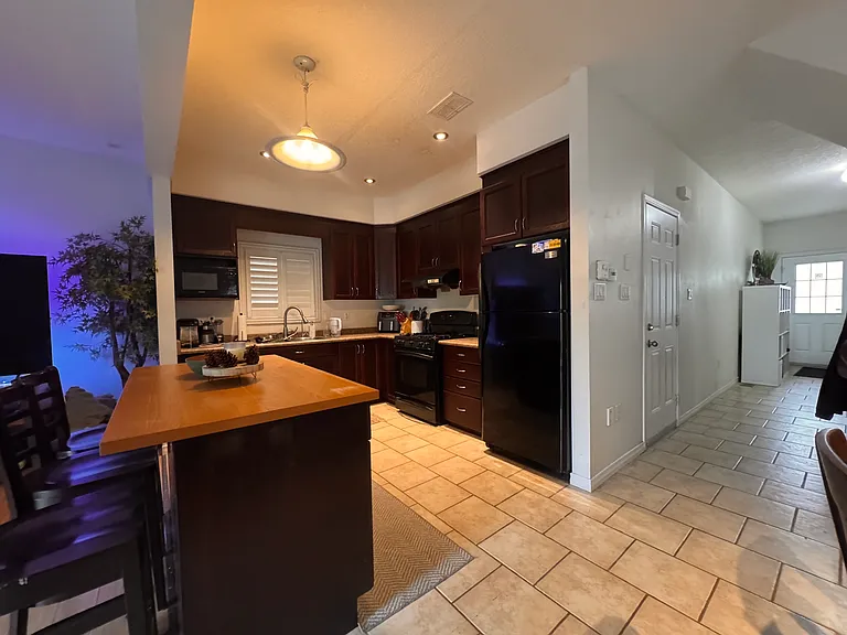648 Winterberry Ave — Photo 4