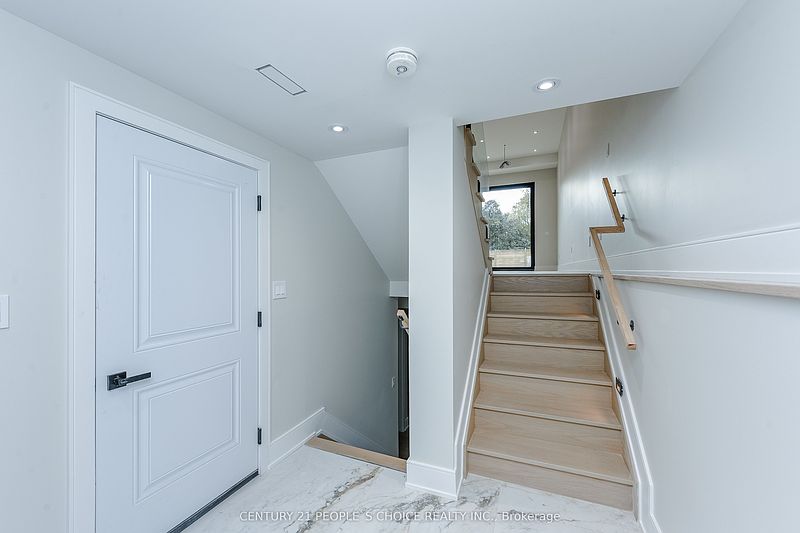 Toronto House for rent - 5 Bedrooms — photo 13