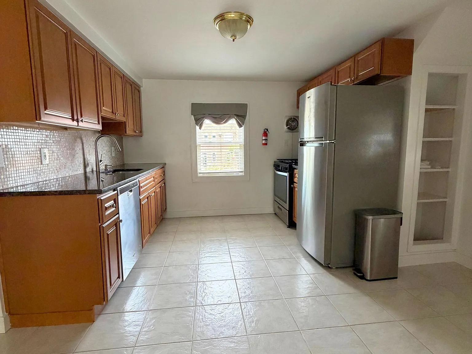 1 bed, 750 sqft, $1,950 — Photo 3