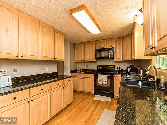 4th image of 16034 Macedonia Dr