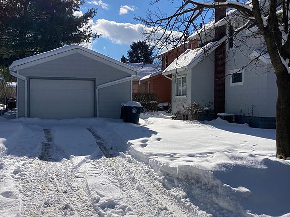 2nd image of 627 Sanford Ave