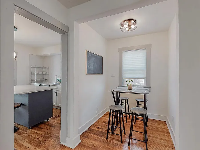 221 Girard Blvd SE #1F — Photo 24