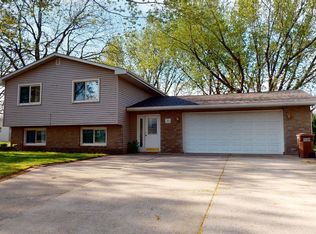 312 4th St NW, New Richland, MN 56072