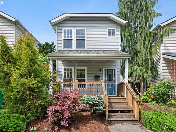 3rd image of 7633 N Drummond Ave