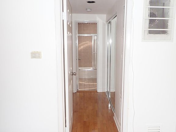 5th image of 1025 Idaho Ave #11
