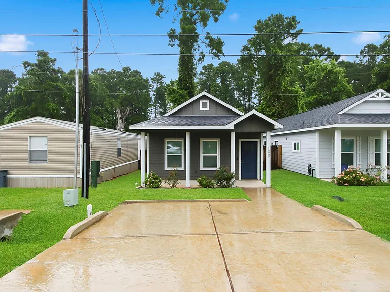 16902 Balmoral — Photo 22