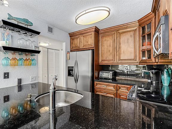 4th image of 345 Ocean Dr APT 211