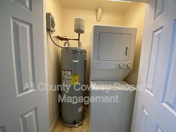 5th image of 509 E Curtis St APT 202
