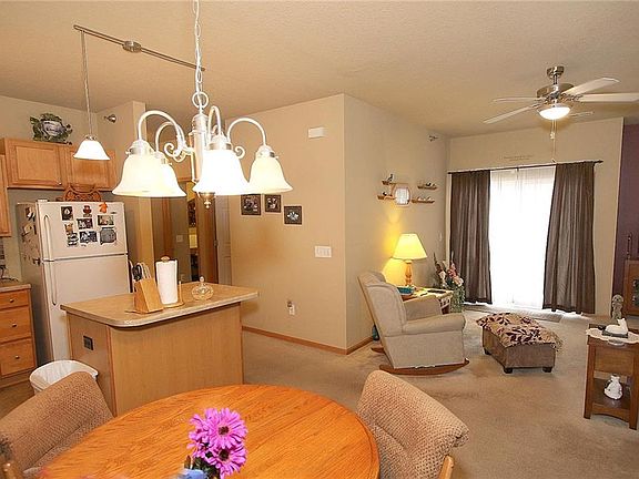 3rd image of 10325 Essex Dr Unit 9