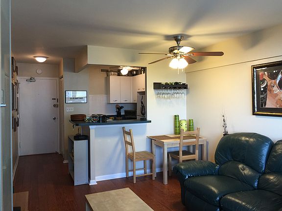5th image of 1460 N Sandburg Ter APT 1007A
