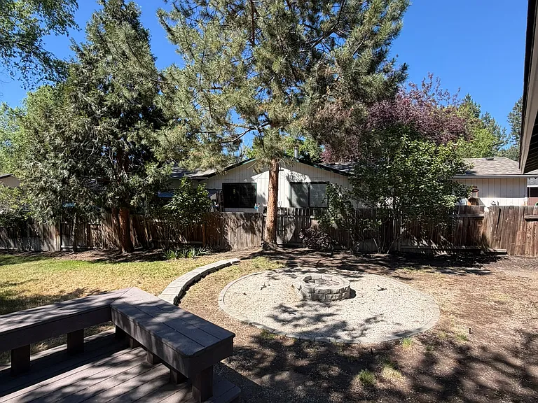 1733 NE Taurus Ct — Photo 27