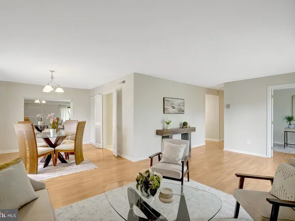 3101 S Manchester St APT 615, Falls Church, VA 22044