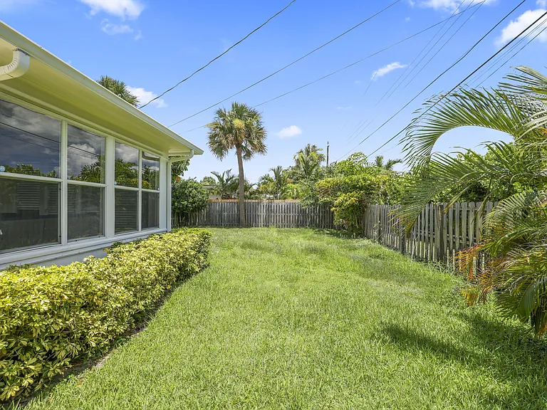1714 N Palmway — Photo 19